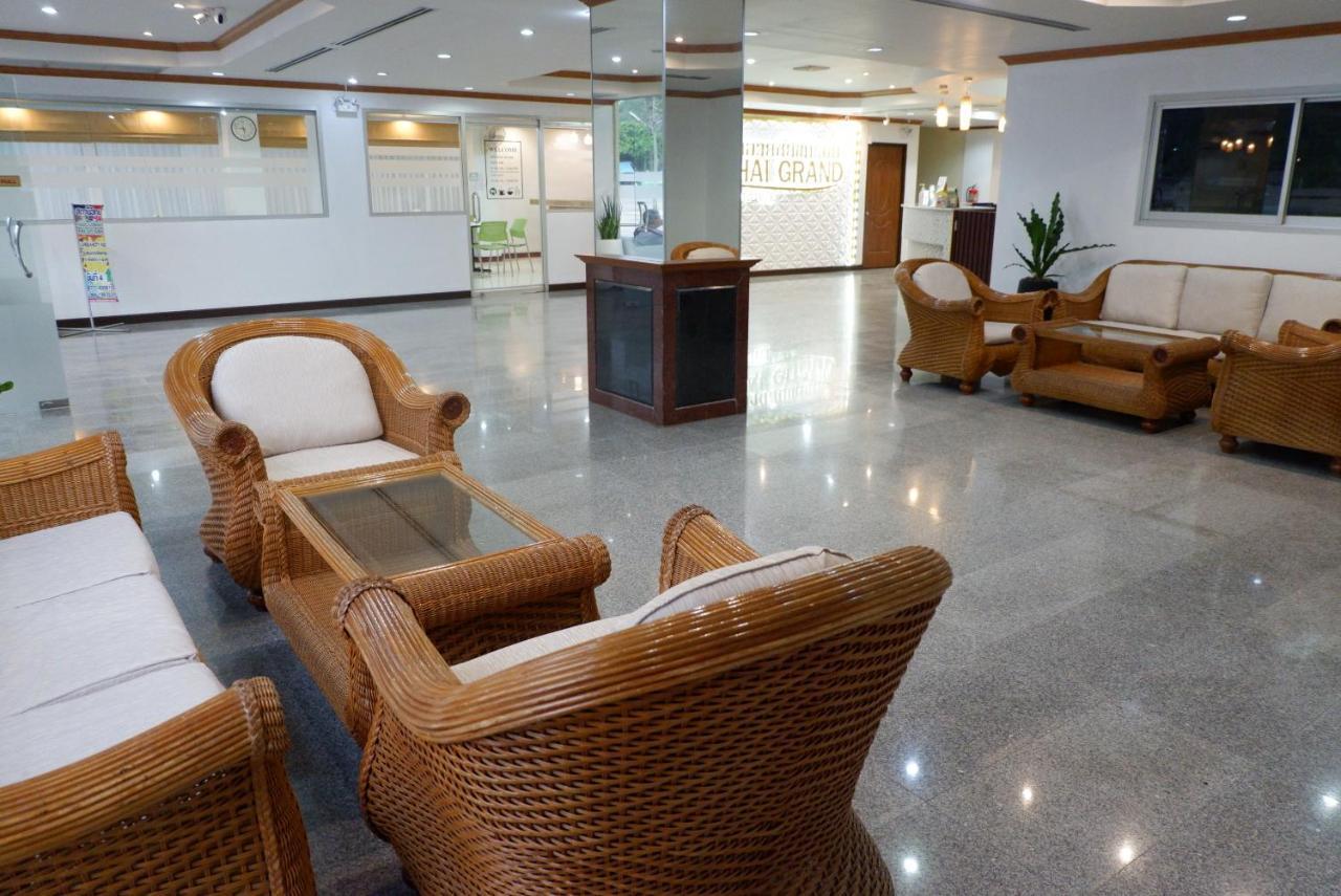 Auychai Grand Hotel Lang Suan Exterior photo