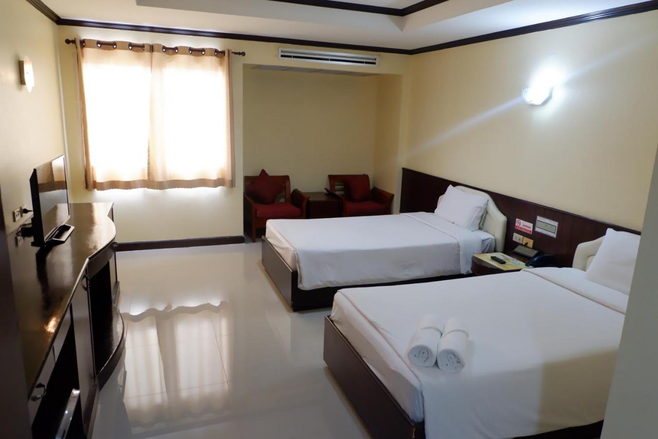Auychai Grand Hotel Lang Suan Exterior photo